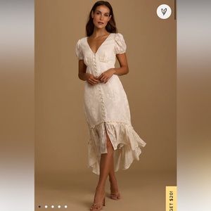 Lulus cream dress never worn NEW WITH TAGS. Small